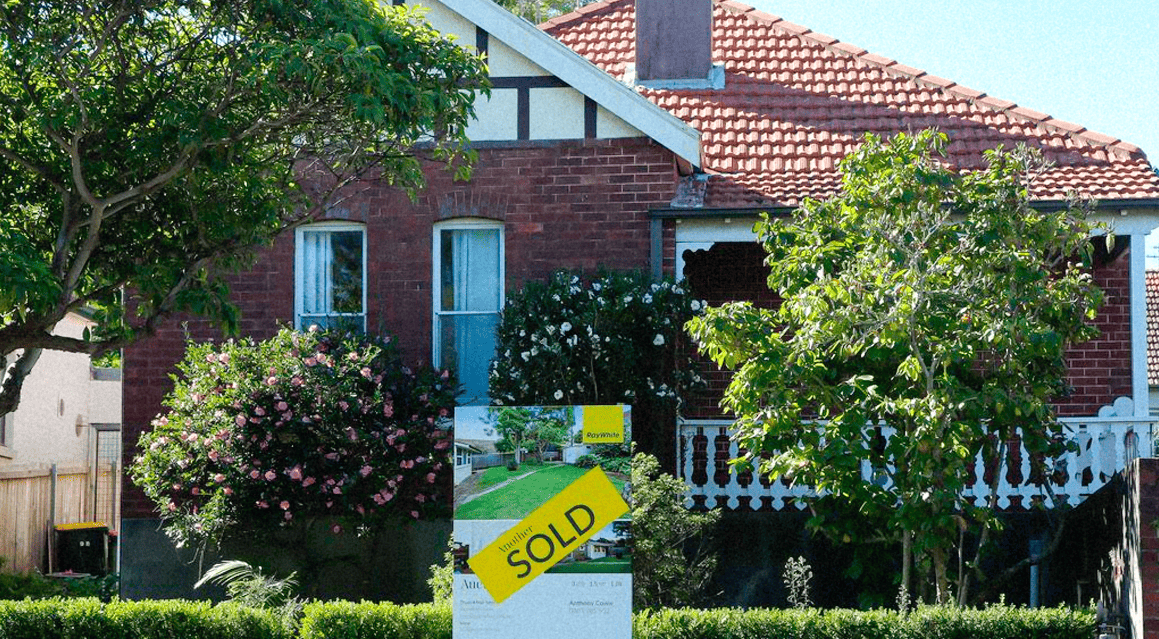 Mortgage resilience: Aussies defy rate hikes without falling behind